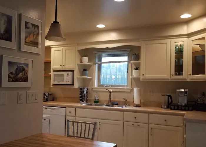 Becky\'S Condo
